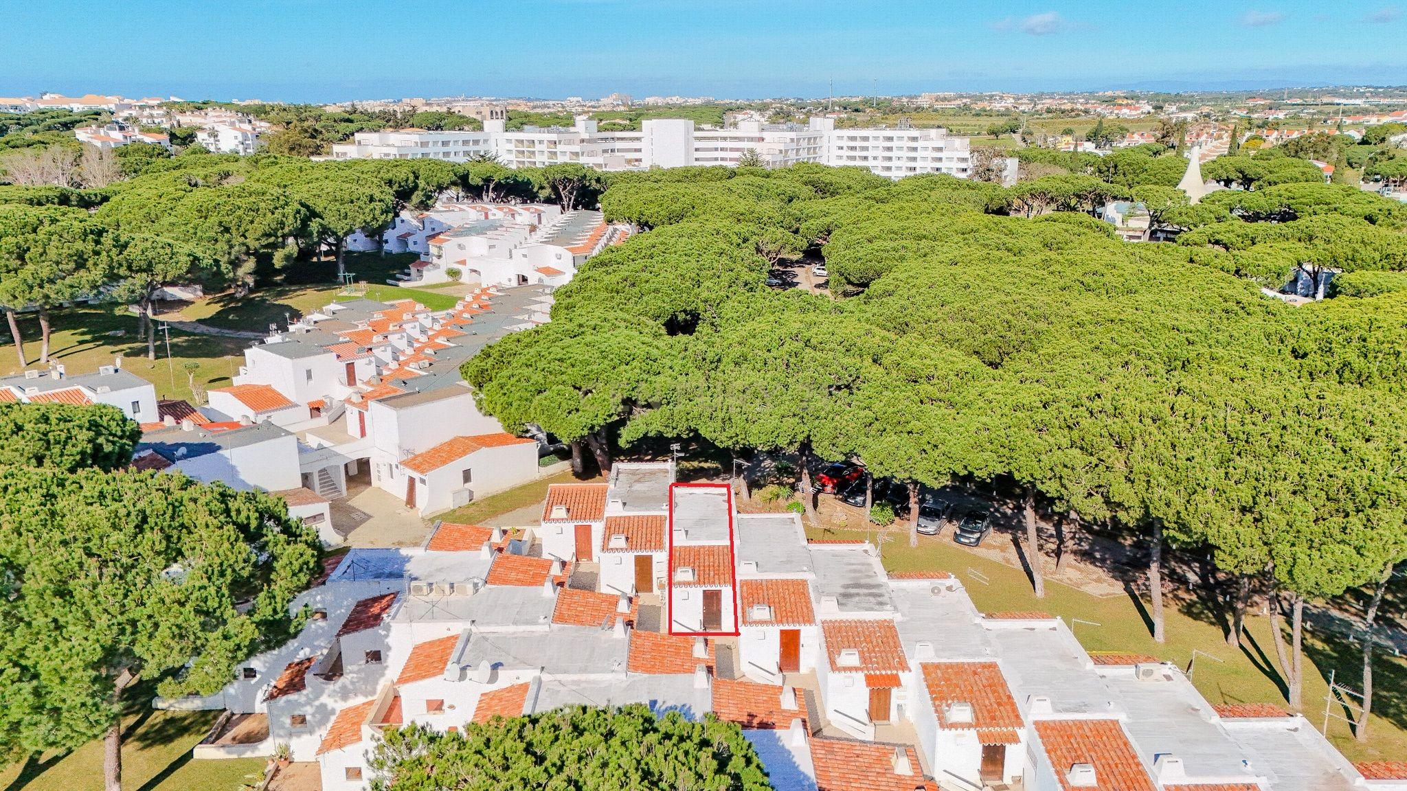 Apartamento T0+1 em Condomínio Fechado – Perto da Praia da Falésia, Albufeira! - Image 24