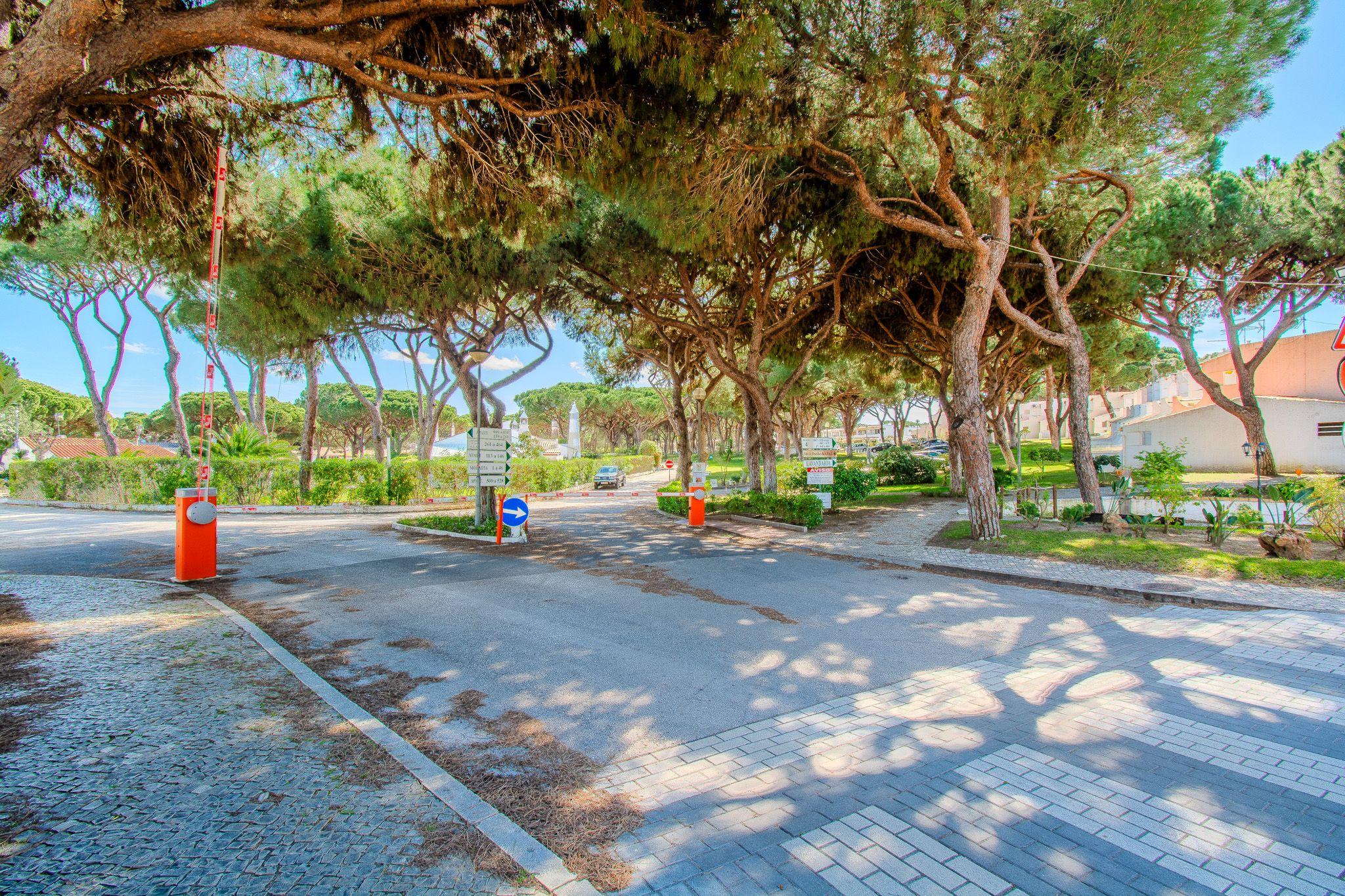 Apartamento T0+1 em Condomínio Fechado – Perto da Praia da Falésia, Albufeira! - Image 26