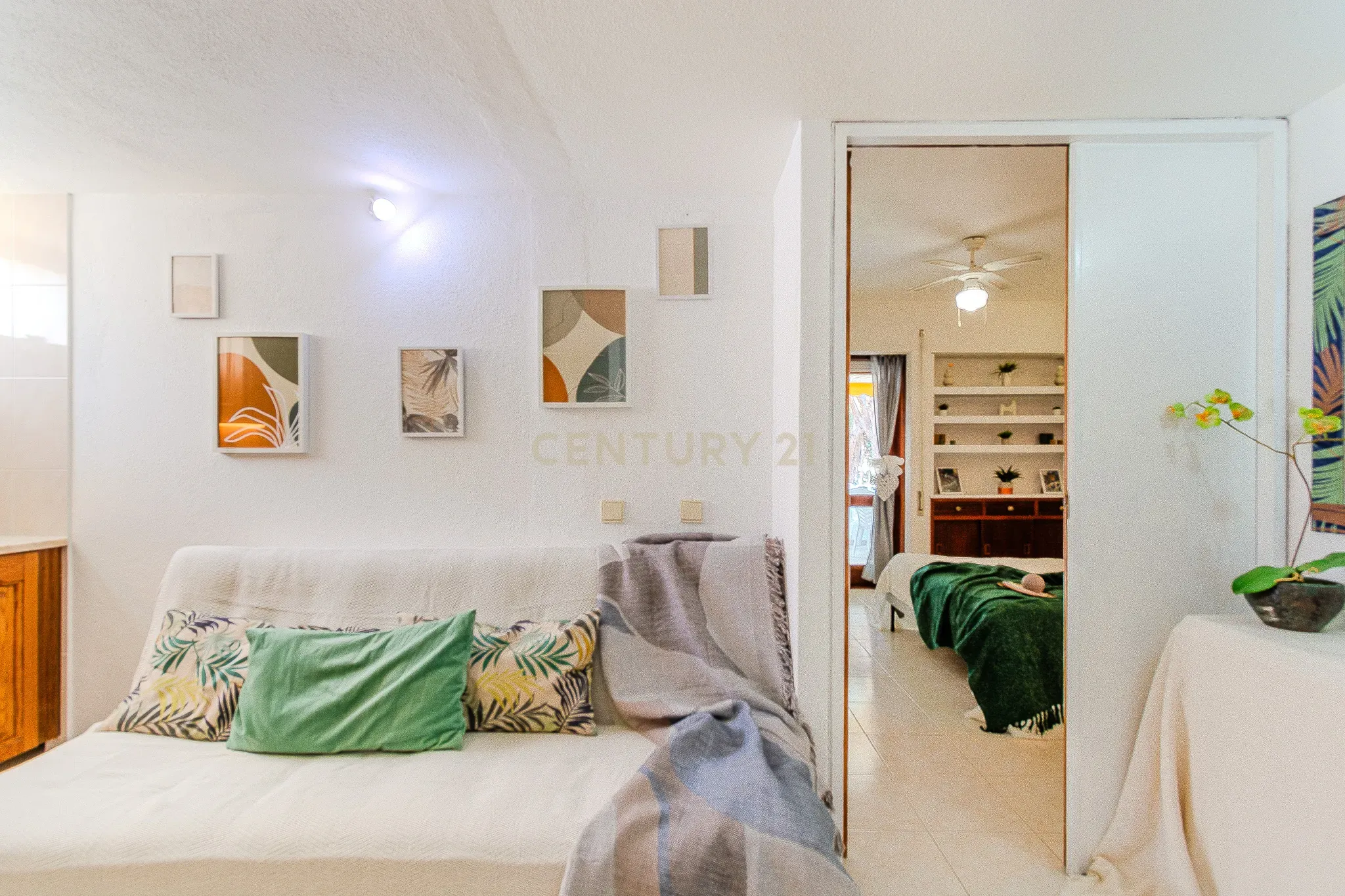 Apartamento T0+1 em Condomínio Fechado – Perto da Praia da Falésia, Albufeira! - Image 4