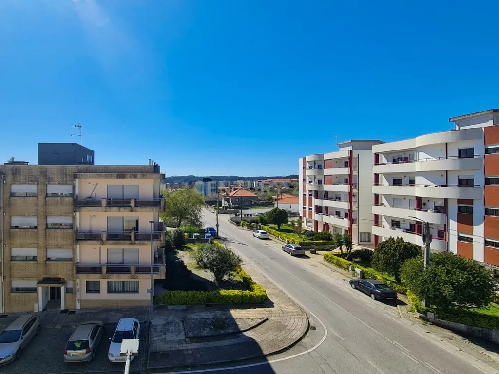🏡 APARTAMENTO T3 C/ 4 VARANDAS JUNTO À ESCOLA SECUNDÁRIA DANIEL FARIA – BALTAR 📍📢 - Image 7