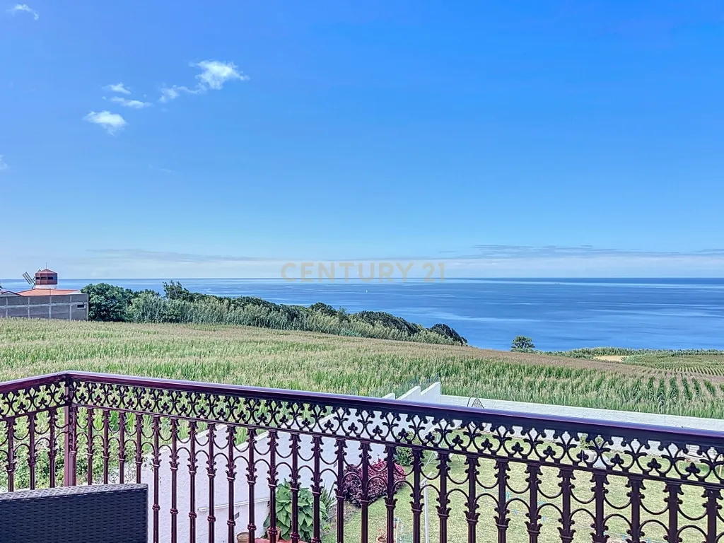 🏡 Moradia Única com Vista Mar — 3 Apartamentos | AL em Funcionamento | Feteiras, Ponta Delgada - Image 12