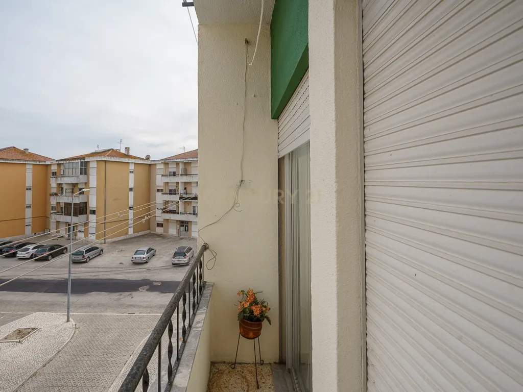 Apartamento T2 na Moita com 2 Varandas e Ponto de Carregamento para Veículos Elétricos - Image 19