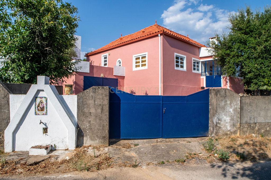 Moradia T3  Remodelada em Vila de Rei – Viva com Qualidade no Coração de Portugal! - Image 46