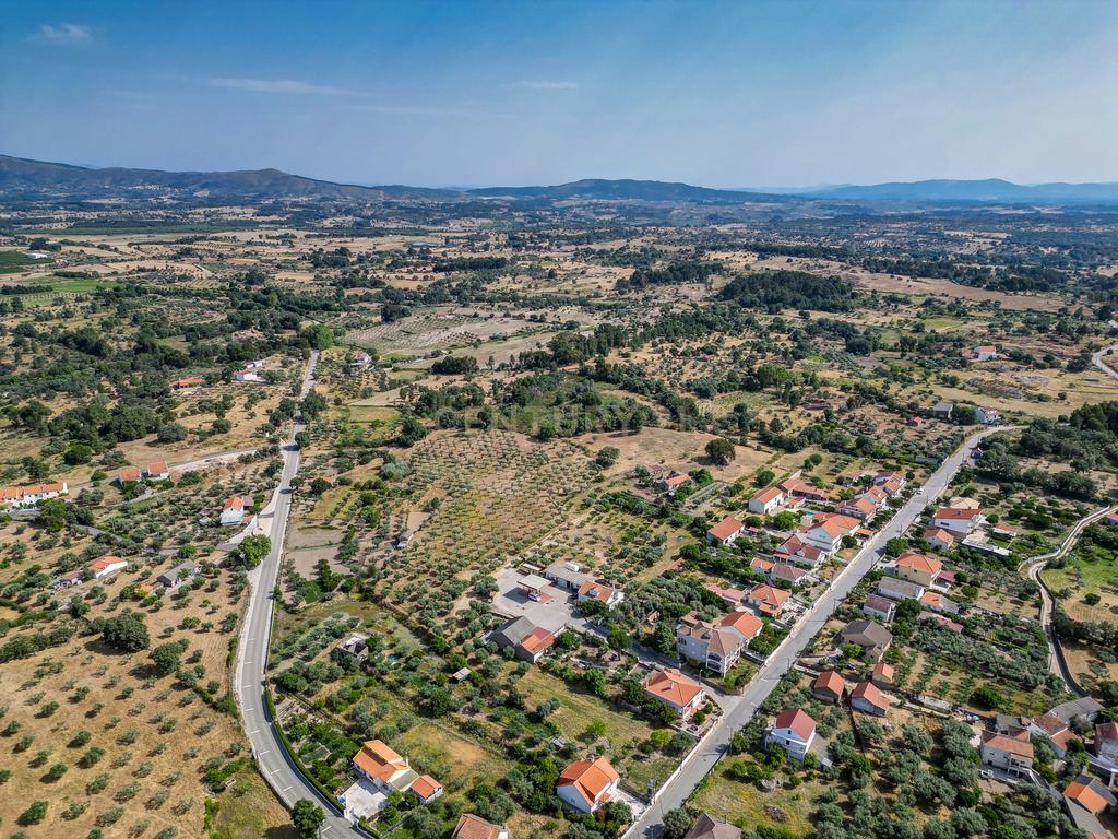 OPORTUNIDADE 360º – Moradia T3 + Posto de Combustível GALP + Terrenos (36 000 m²) - Image 8