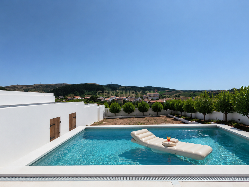MORADIA T3 NOVA COM PISCINA E VISTA SERRA EM LOTE 795 M2 | Vilar, Cadaval - Image 1