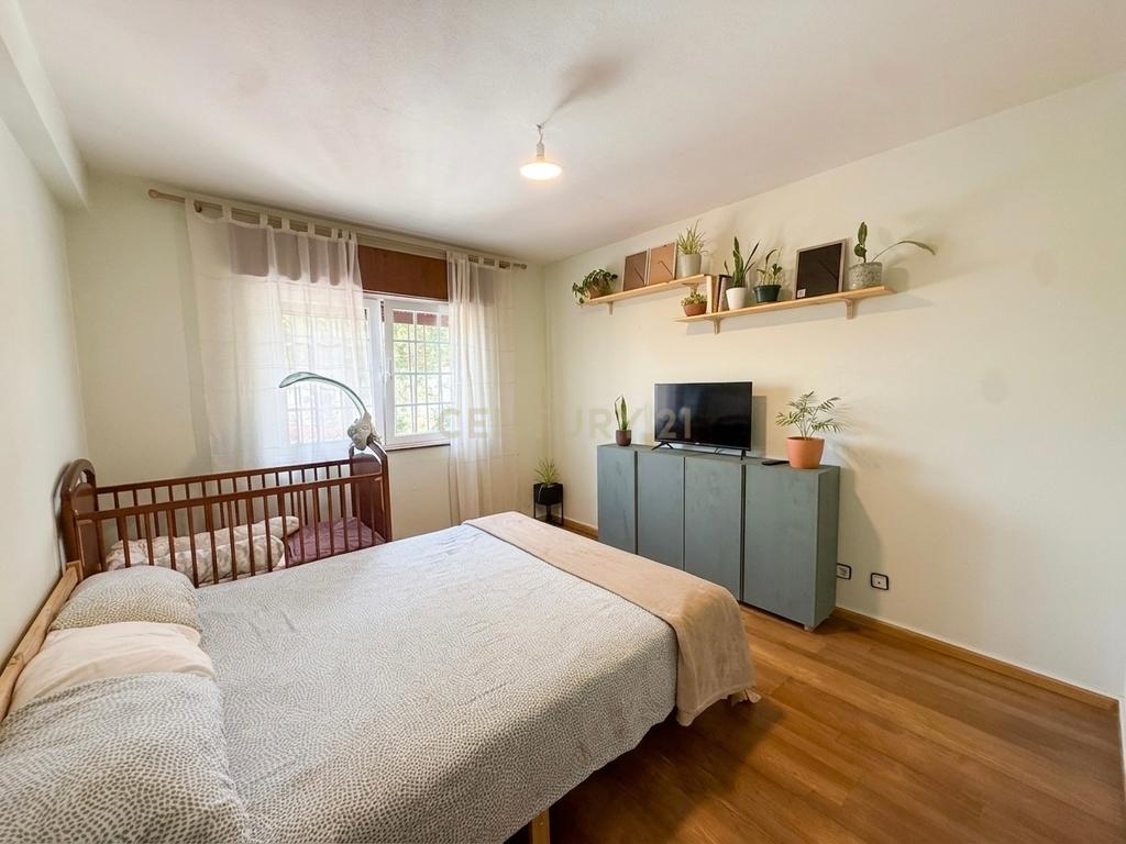 Moradia T4 em Vendas de Azeitão com jardim - Oportunidade - Image 12