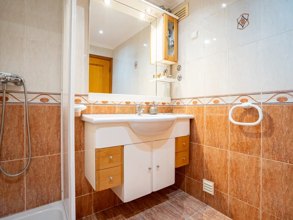 Moradia T3 em Quinta do Conde, Sesimbra - Oportunidade Única - Image 12