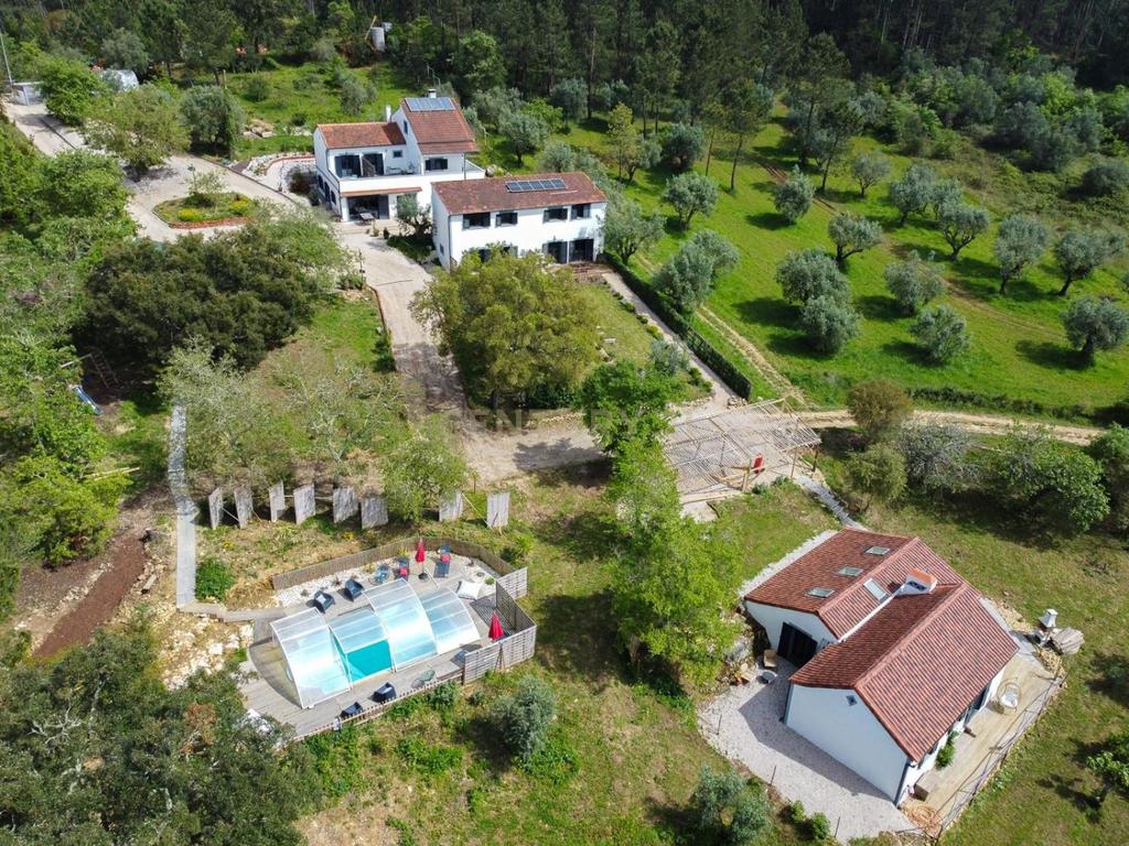 Quinta de Charme no Centro de Portugal – Natureza, Privacidade e Potencial Turístico em 2,9 Hectares - Image 1