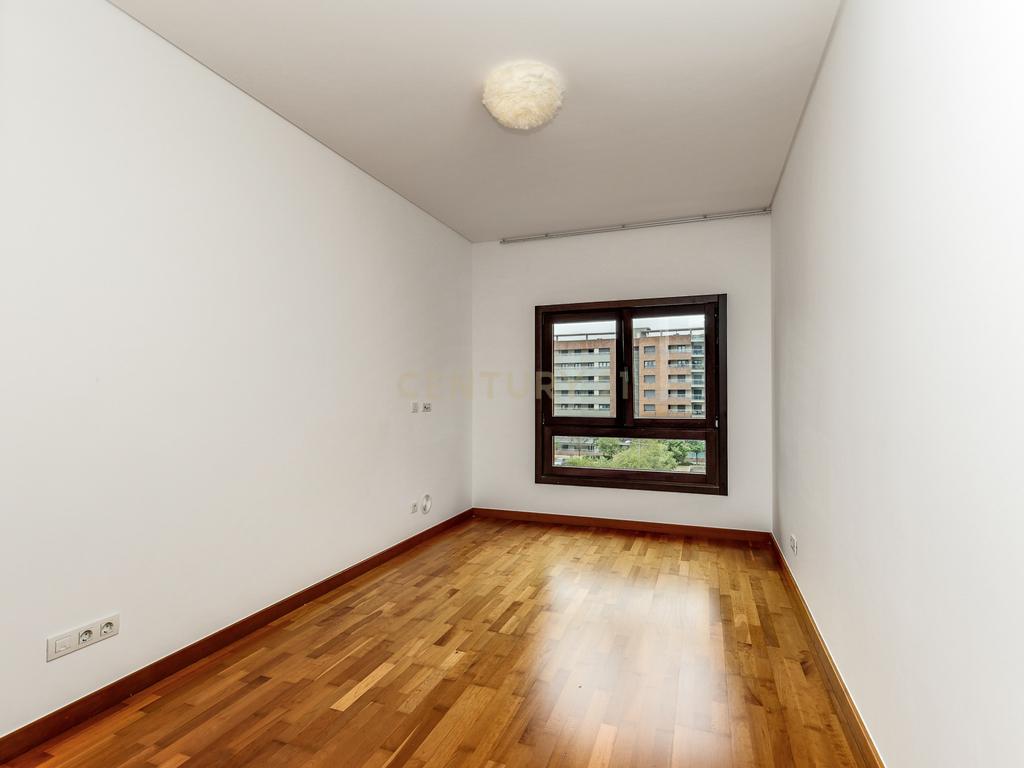T3 na Urbanização Malvarosa - Alverca - com garagem - Image 18