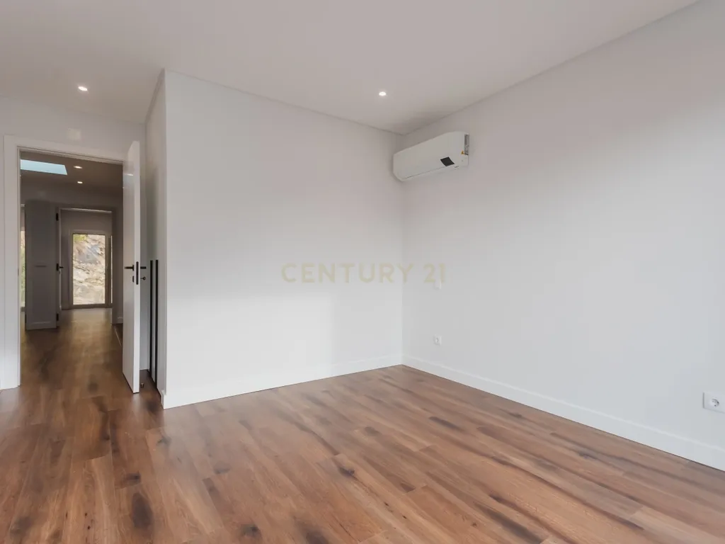 Moradia T3 de excelência no centro de Leiria - Image 29