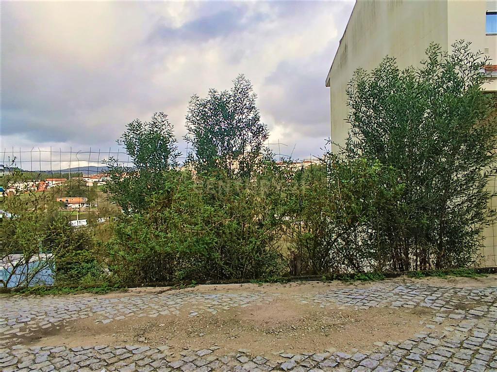 Lote para construção de moradia com 3 frentes perto do Freixo em Valbom, Gondomar, Porto - Image 5