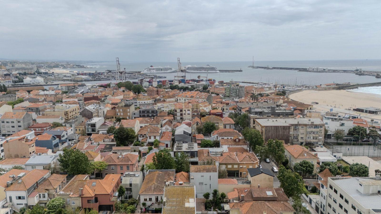 Fotografia 5 de Moradia T4 com jardim junto à praia e ao centro de Leça da Palmeira