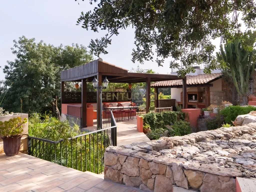 Propriedade com três habitações, piscina aquecida e sauna, num terreno de 10.000 m² - Image 116