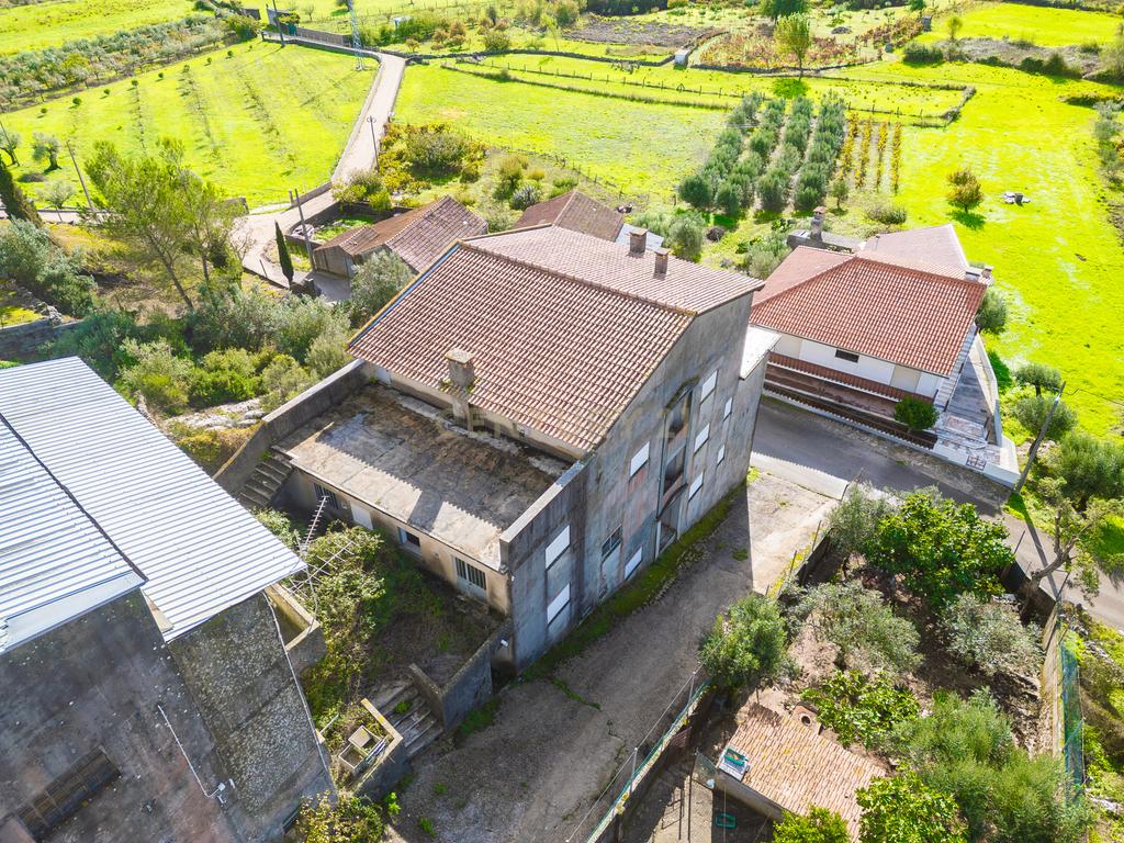 CONJUNTO MORADIA, 4 APARTAMENTOS E PAVILHÃO - Image 72
