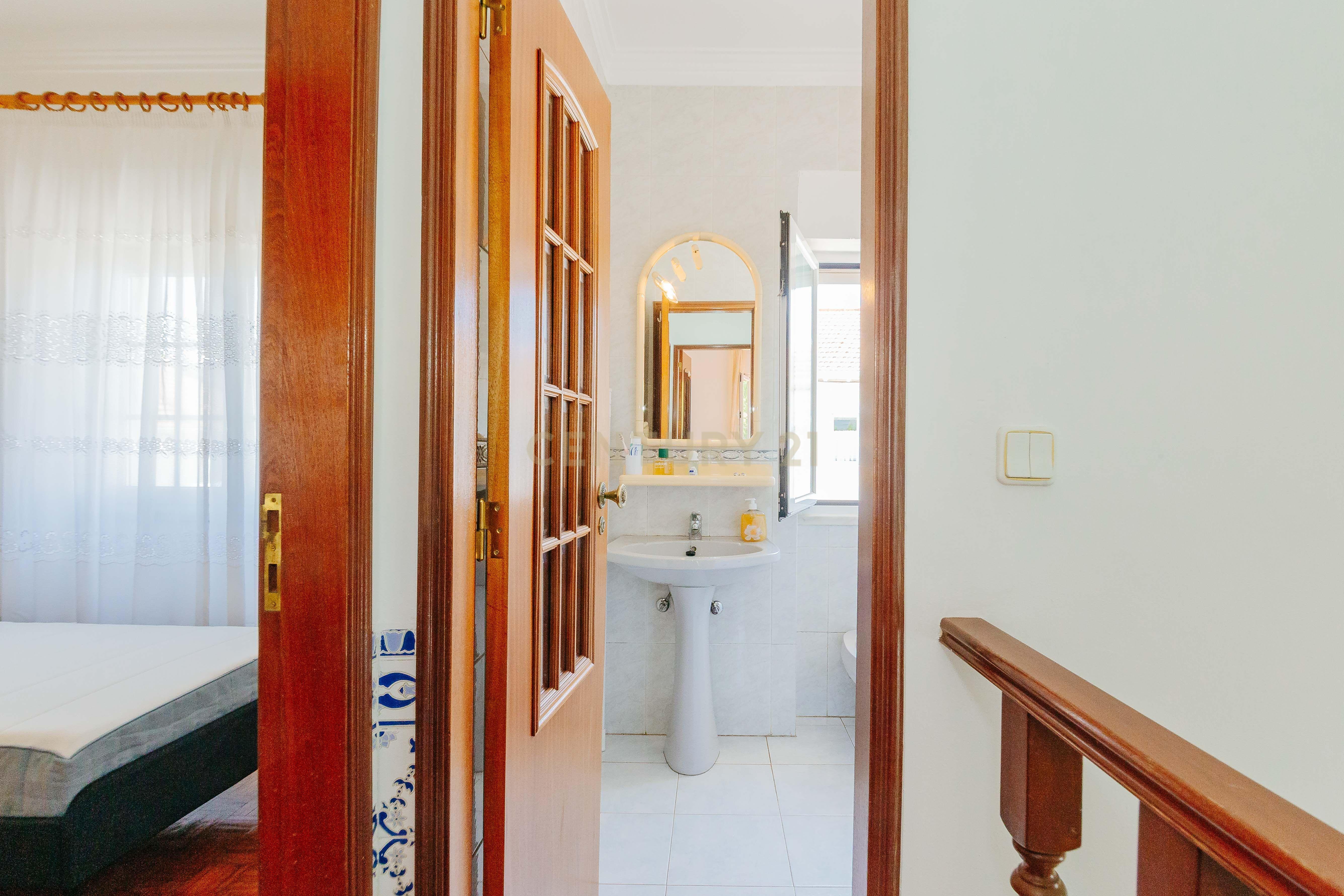Fotografia 12 de Arrendamento de Quarto para Estudante em Moradia em Lisboa