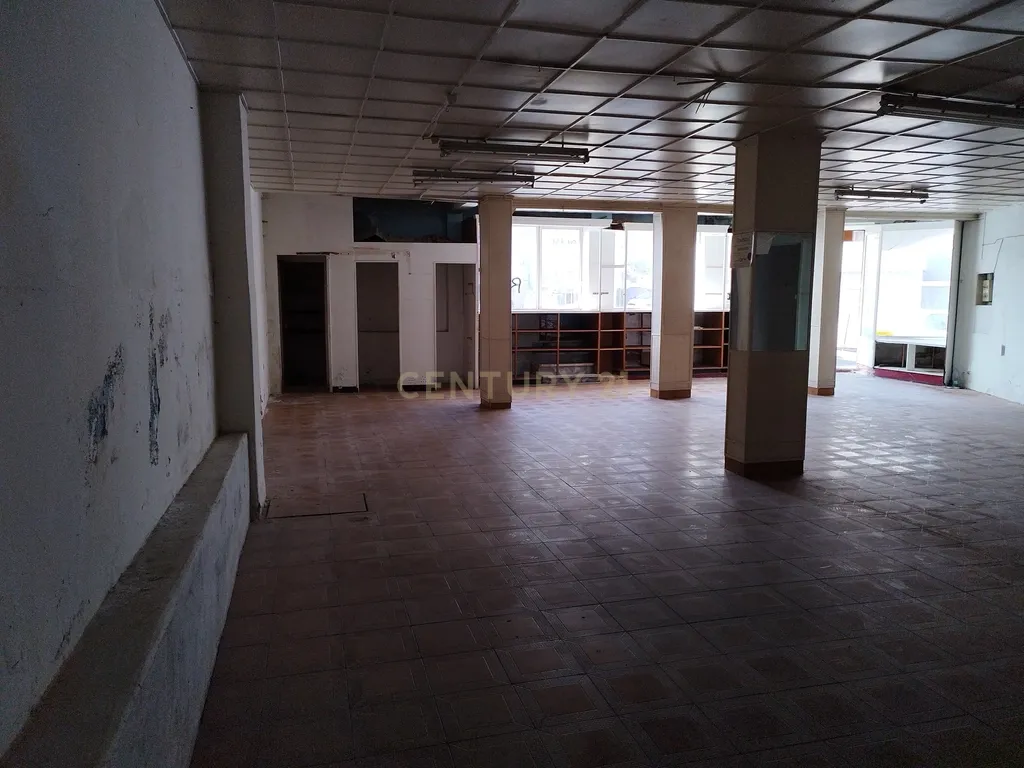 Prédio no Centro de Sacavém : Oportunidade de Investimento - Image 27