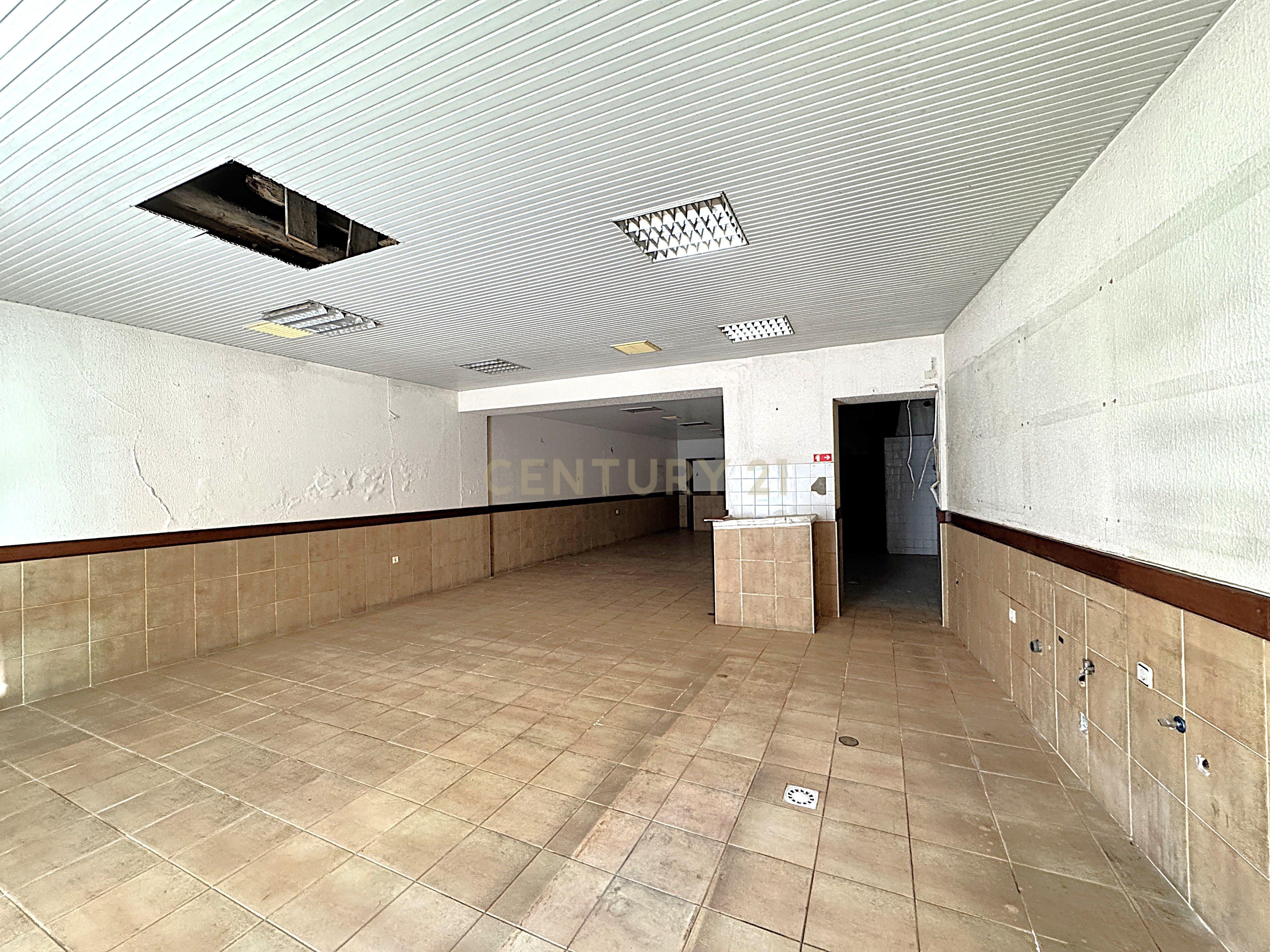 Fotografia 4 de Moradia Térrea com Potencial de Construção de prédio no Centro do Montijo