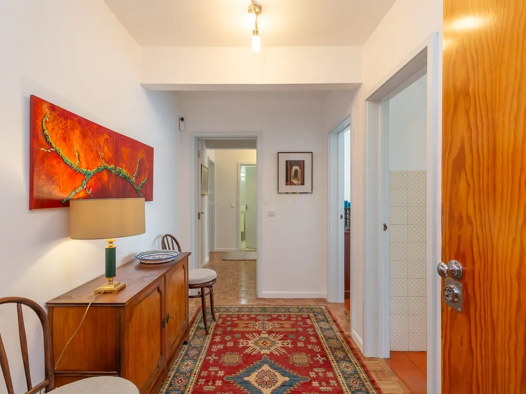 Apartamento T2 para arrendamento em Alfornelos, Amadora - Image 1