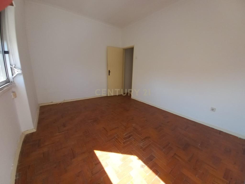 T2 em Alto do Seixalinho, Barreiro - Image 11