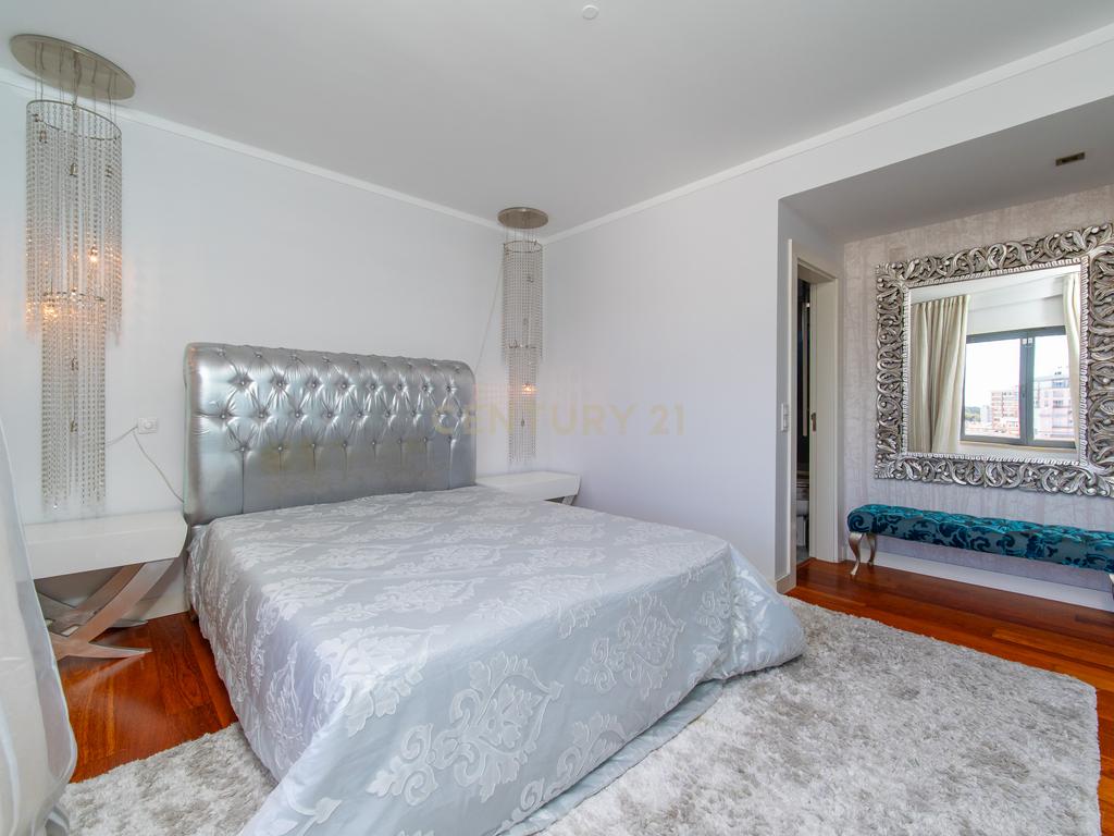 Apartamento T2 de Luxo Mobilado para arrendamento no Condomínio Pateo Central - Image 32