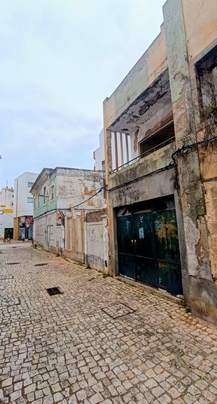 Fotografia 3 de Reabilitação Conjunta de Dois Prédios - Centro de Portimão