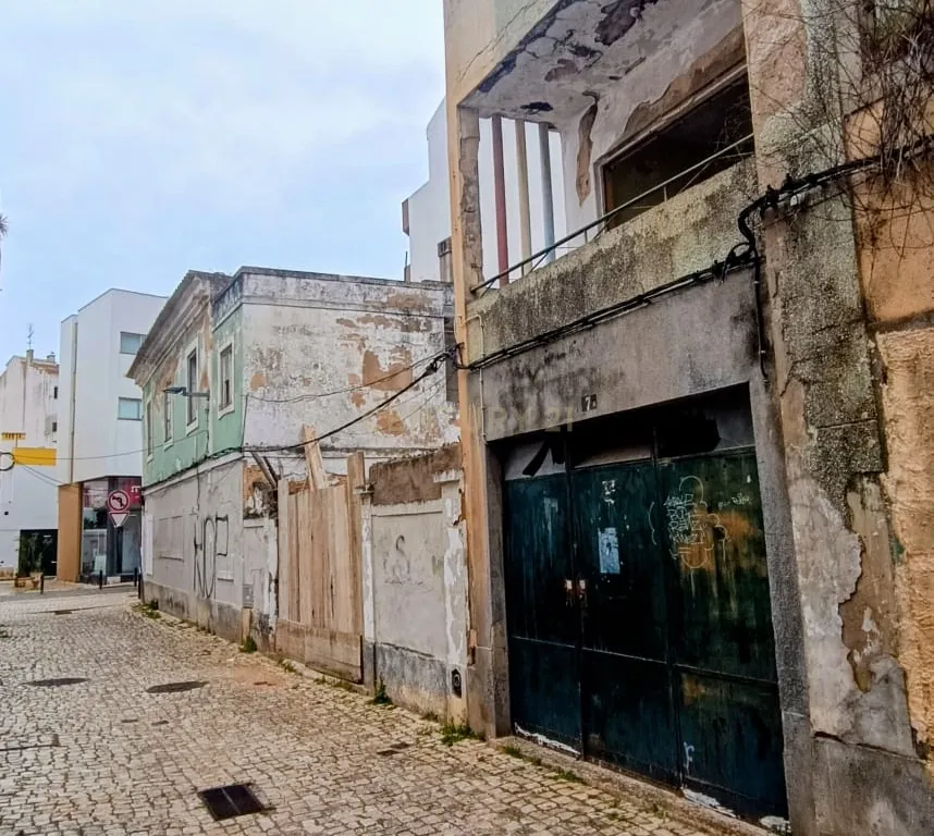 Reabilitação Conjunta de Dois Prédios - Centro de Portimão - Image 4