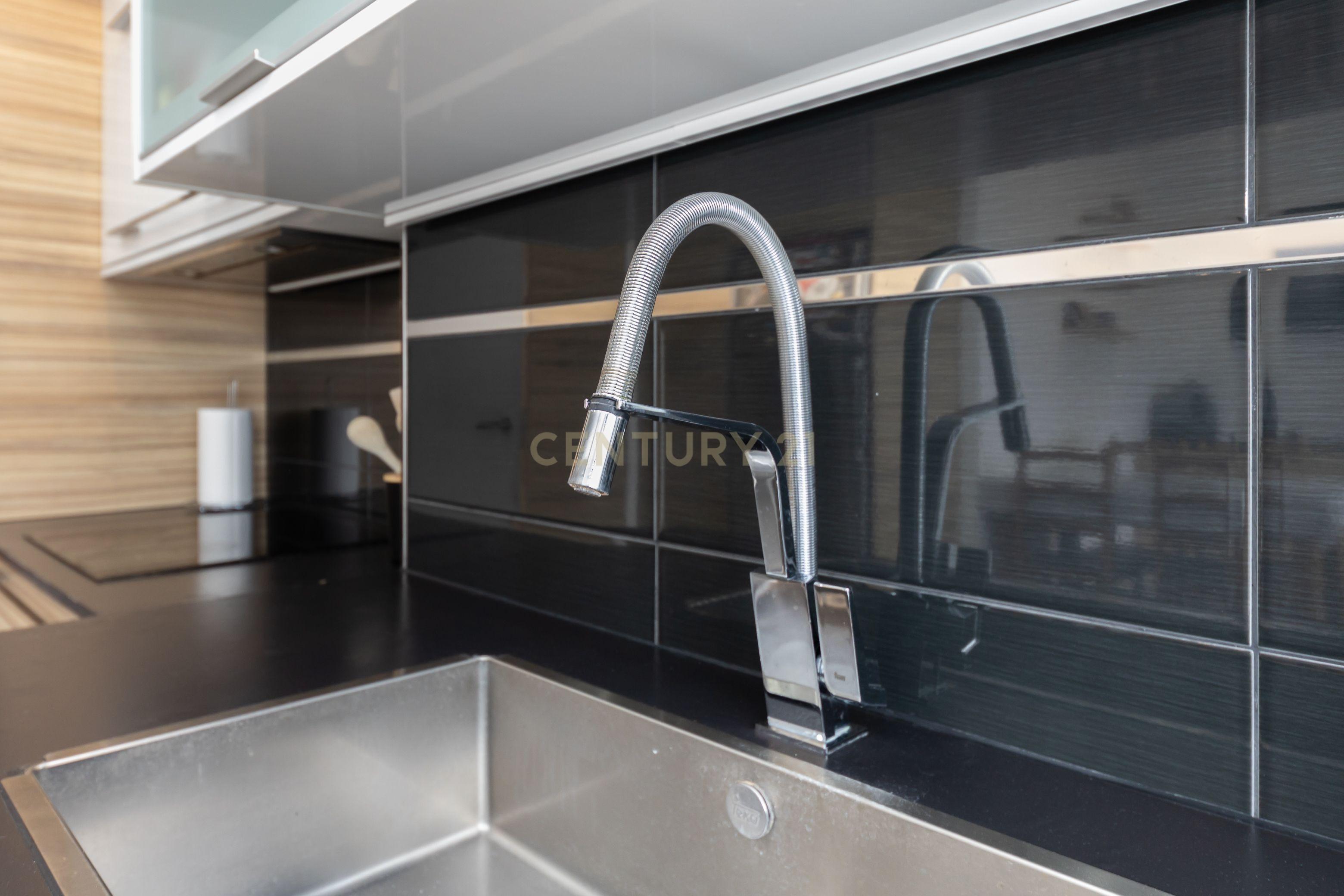 Apartamento T4 convertido em T3 - Totalmente Renovado com Materiais Premium no Centro de Setúbal - Image 33