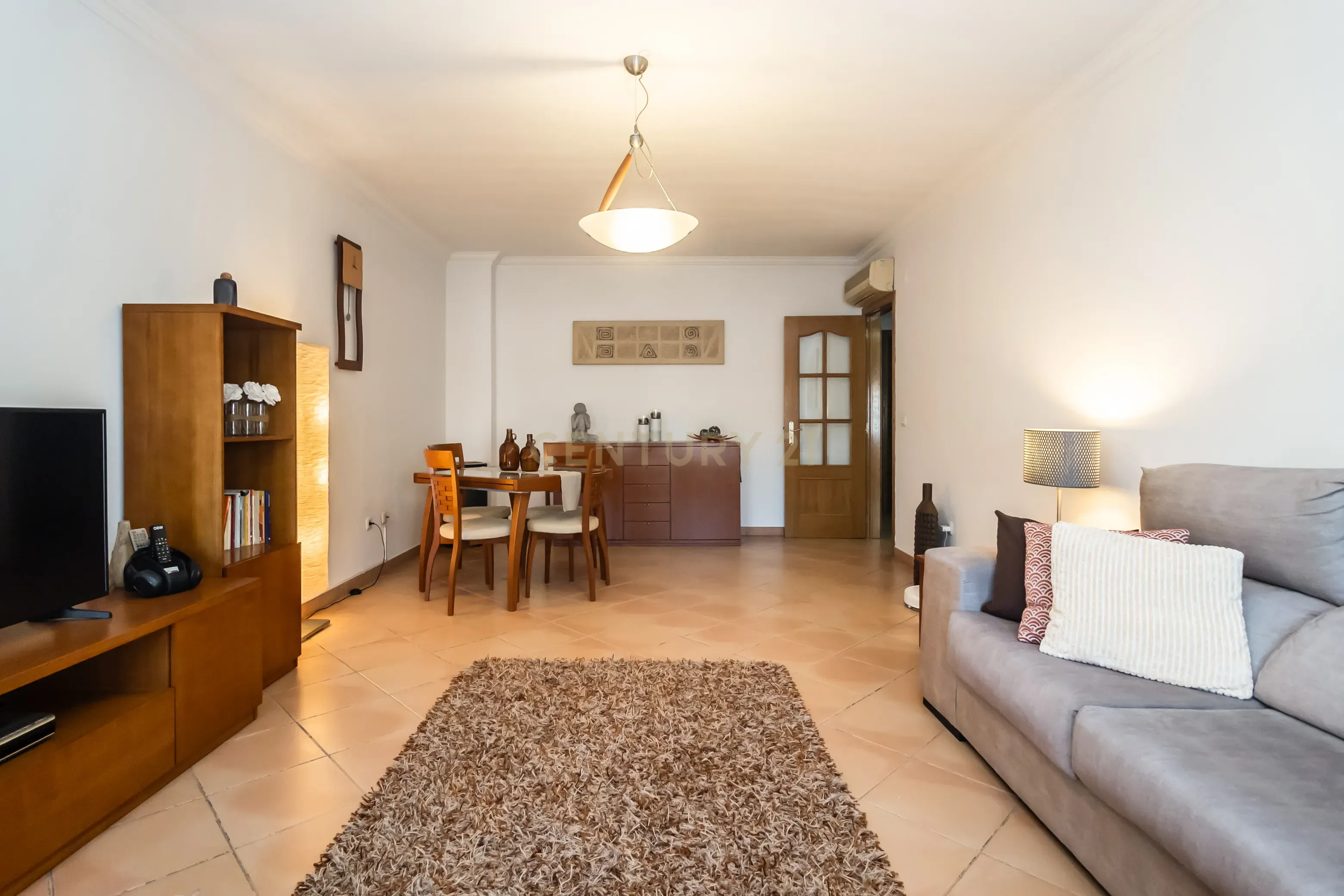 Fotografia 8 de Espaçoso apartamento T3 com parqueamento em S.Gabriel- Setúbal