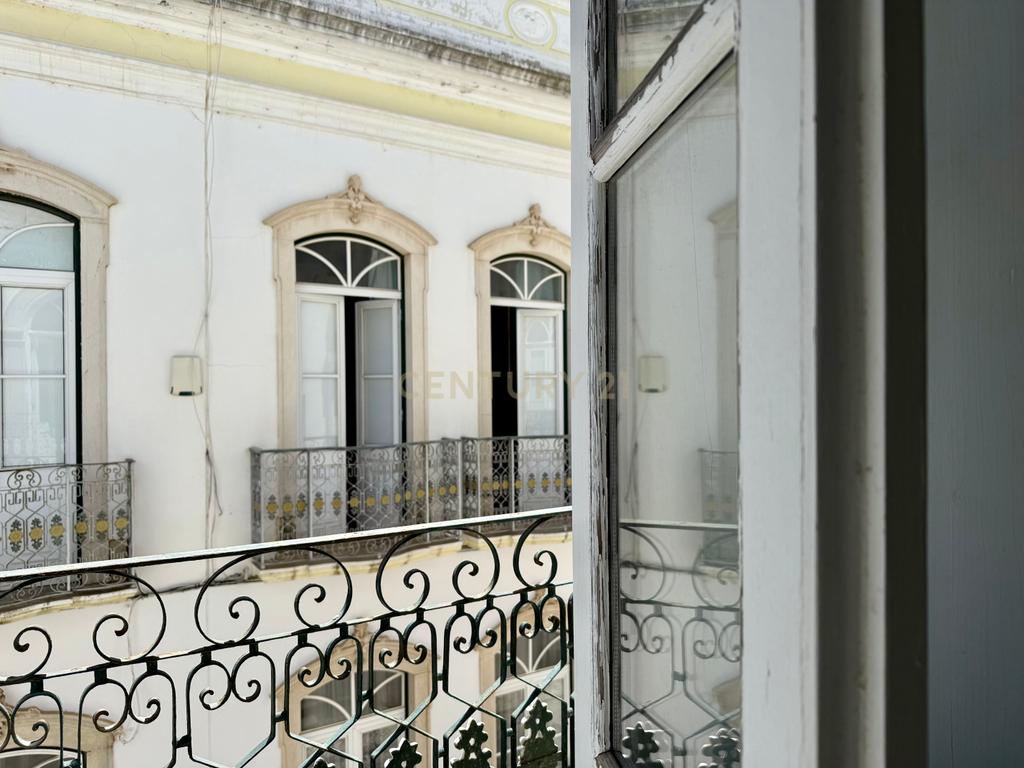Apartamento T3 Duplex no coração da Baixa de Olhão - Image 1