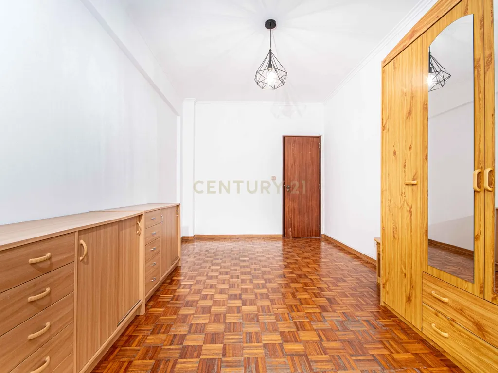 Apartamento T3 + 74m2 de área extra em Agualva-Cacém - Image 26