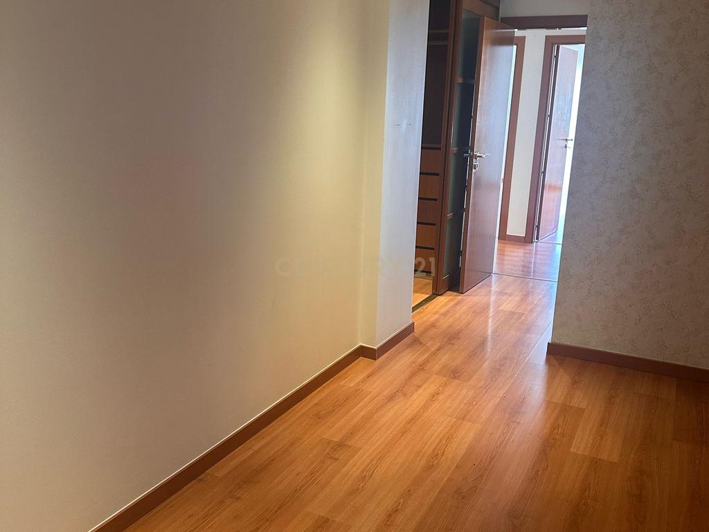 Apartamento T3 em Vialonga, com Garagem e Elevador - Image 6