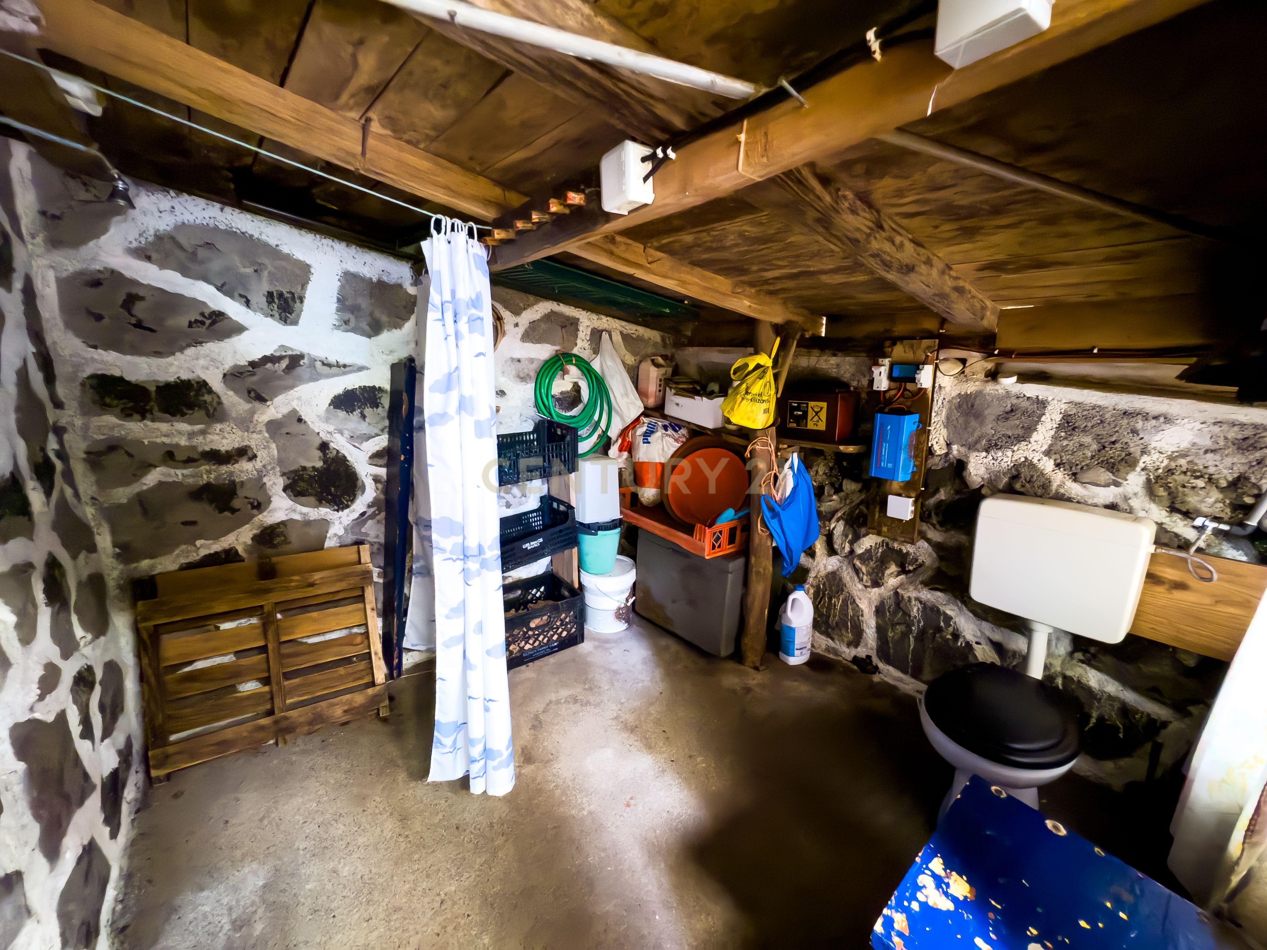 Imóvel Histórico na Fajã do Araújo – Uma das Casas Mais Antigas do Nordeste - Image 9