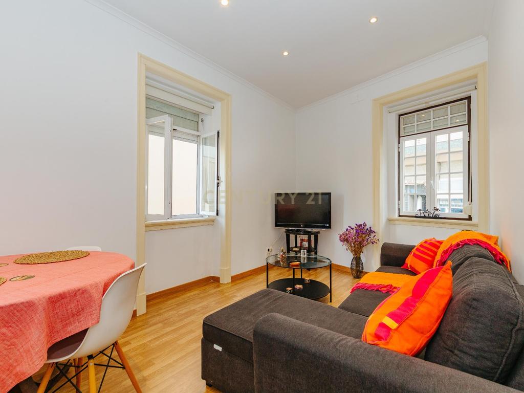 Apartamento T2 em Bairro dos Actores, Areeiro, Lisboa - Image 1