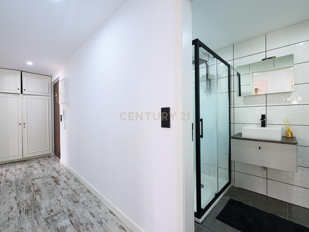 Apartamento T2 Remodelado | Charneca de Caparica - Image 16