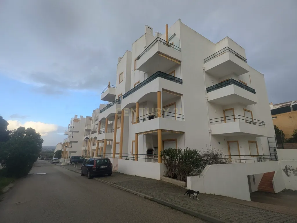 Venda de propriedade com usufruto temporário por 5 anos - T2 em Albufeira/Vila Moura - a poucos metros da praia da Falésia - Image 2
