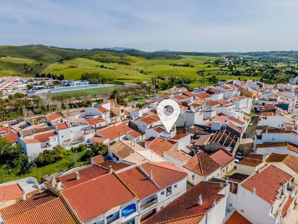 Casa T2 em Faro, Lagos - Localização Privilegiada e Conforto - Image 23