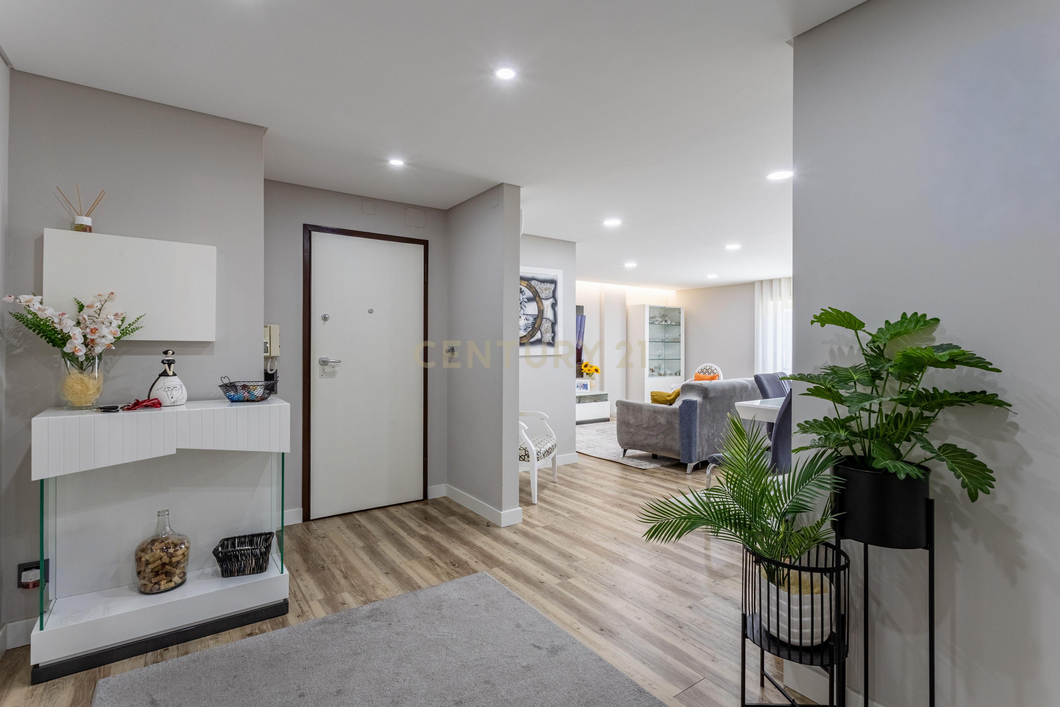 Fotografia 6 de Moderno Apartamento T4 no Carregado em condomínio fechado