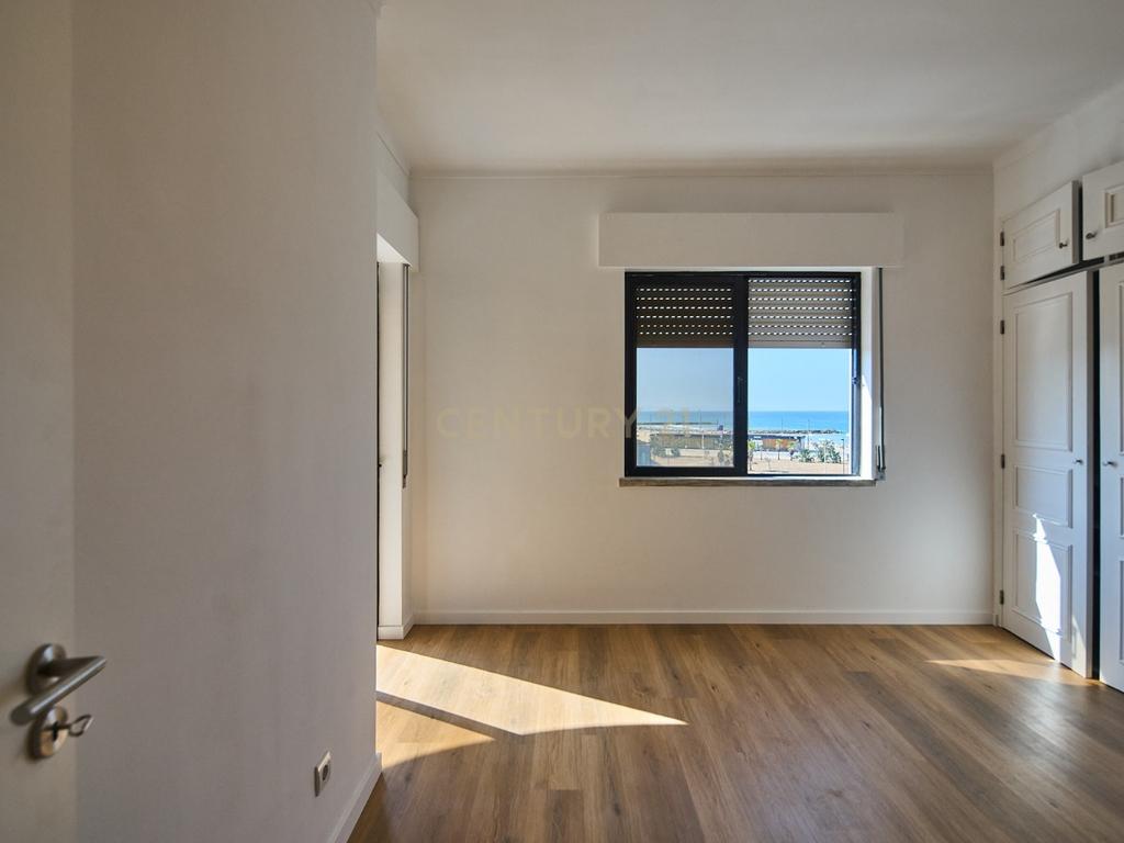 Apartamento T1  Renovado com Vista Panorâmica Costa da Caparica - Almada - Image 12