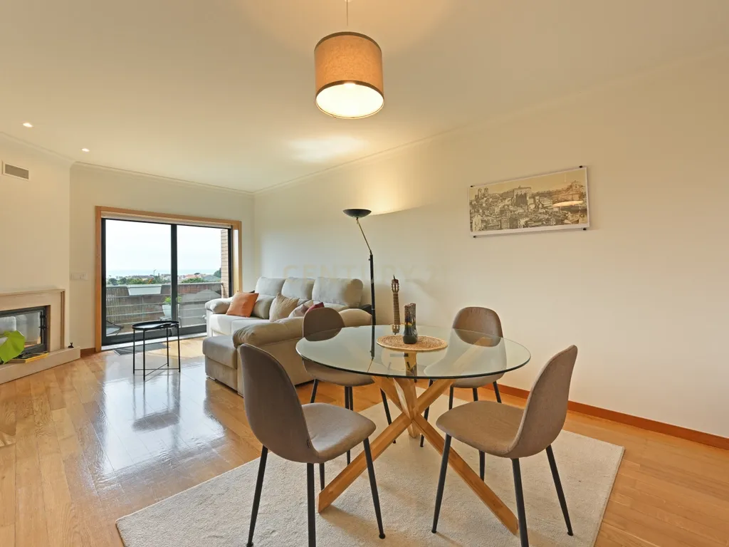 Apartamento Duplex T2+2 com 2 Suites e Terraço privativo em Canidelo - Image 2