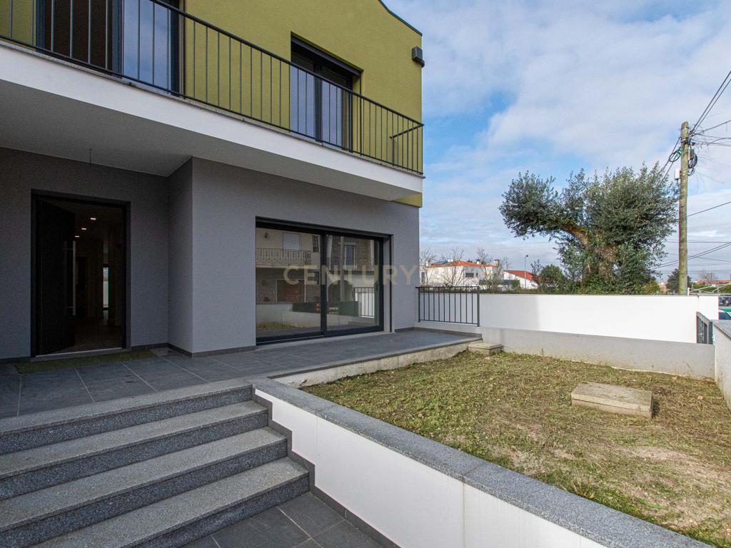 Moradia Geminada nova construção T4+1 com rooftop e masterbox (Coimbra) - Image 16