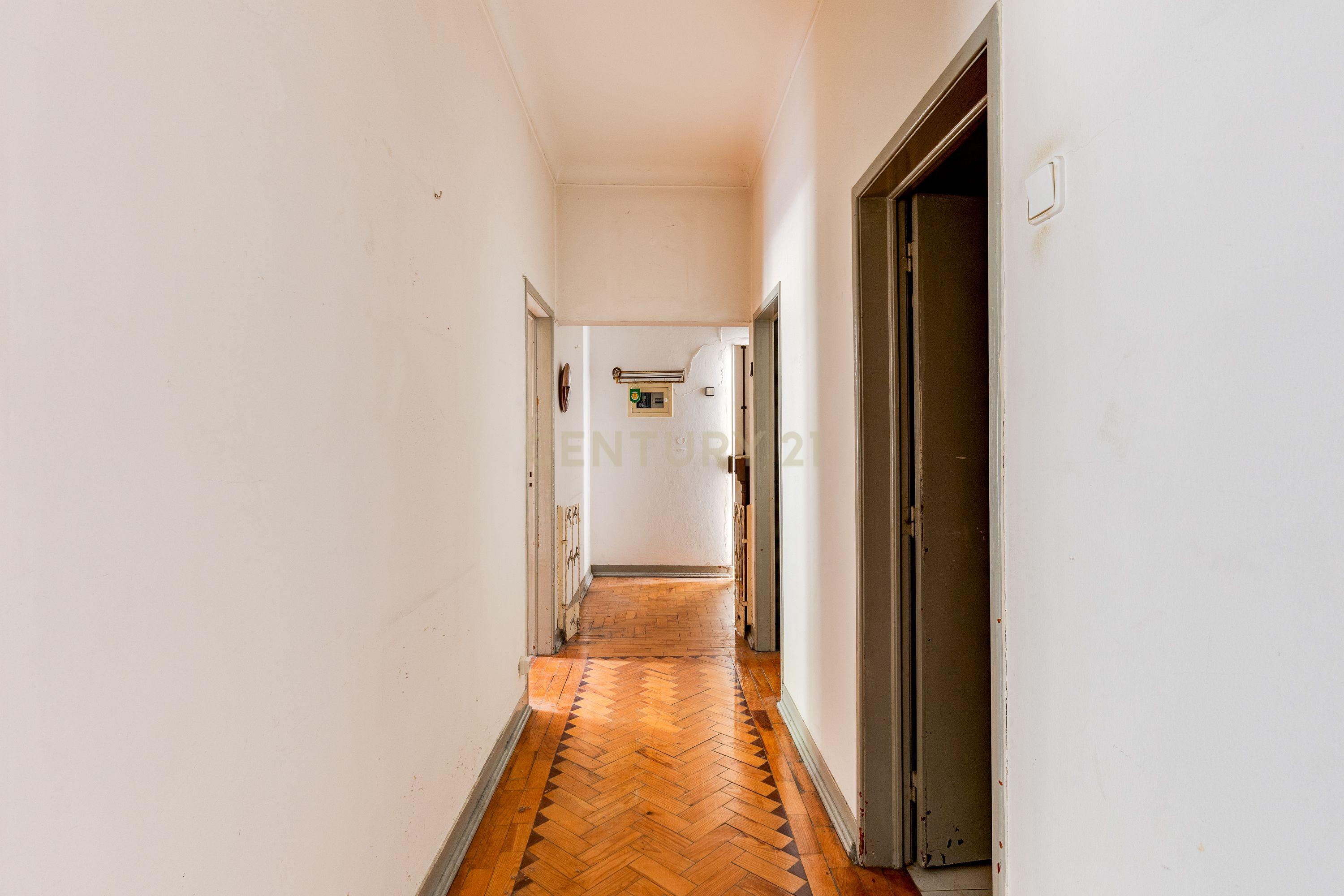 Fotografia 12 de Excelente apartamento T2 no jardim de Porto de Mós!