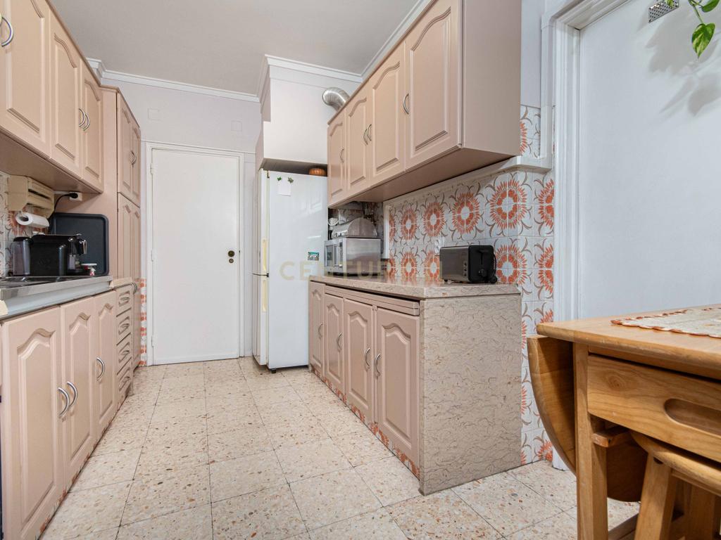 Apartamento T2 em Vialonga | Aproveitamento sótão - Image 11