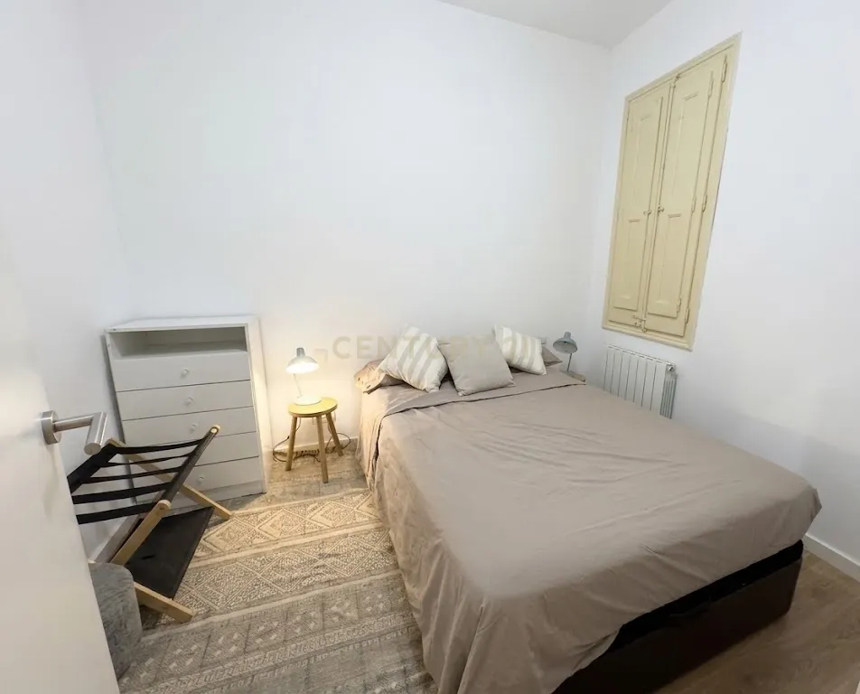 Apartamento renovado de 2 quartos junto ao Porto de Barcelona - Image 12