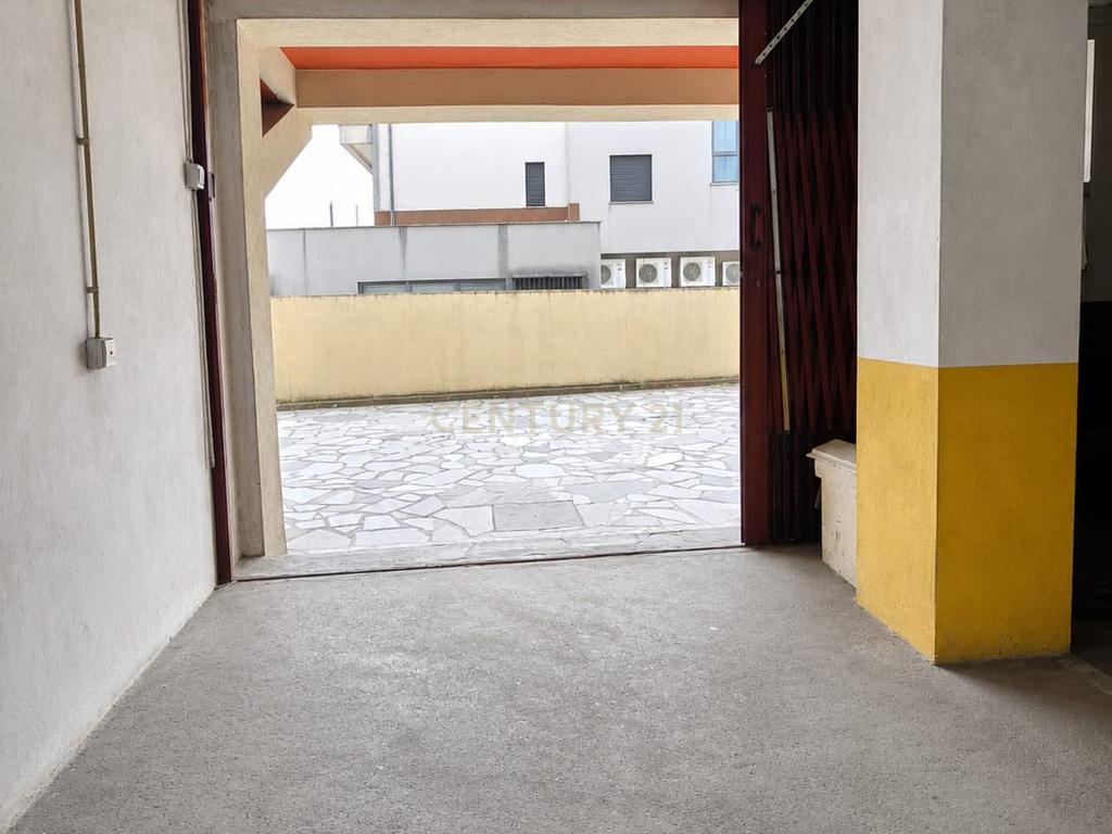 T2 REMODELADO COM EXCELENTES ÁREAS, ELEVADOR E GARAGEM | MOBILADO - Image 25