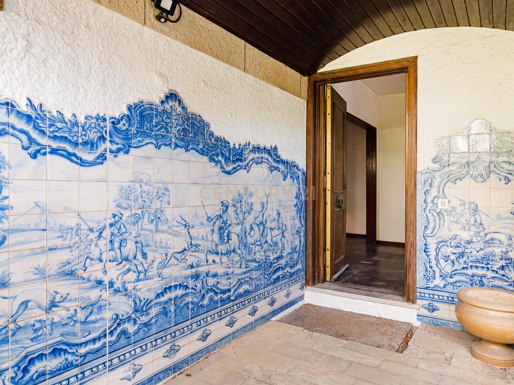 Moradia com piscina, a 500 metros da praia, em São Pedro do Estoril, Cascais. Em Venda! - Image 3