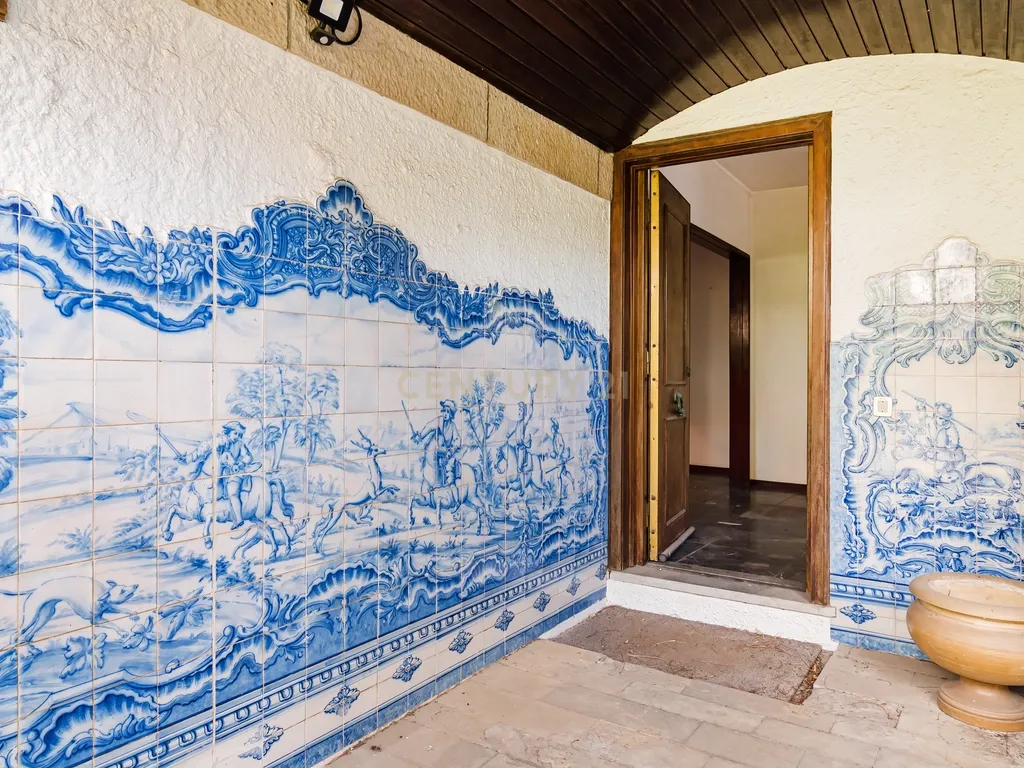 Moradia com piscina, a 500 metros da praia, em São Pedro do Estoril, Cascais. Em Venda! - Image 3