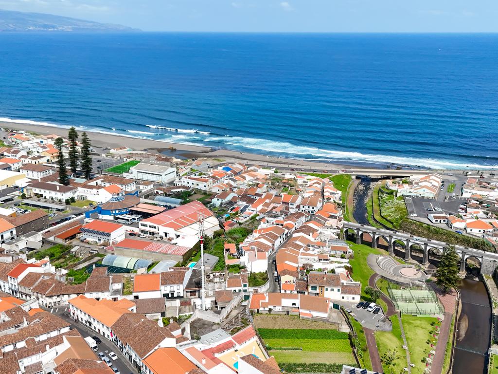 Oportunidade de Investimento - Ruína para Reabilitação no Centro da Ribeira Grande (Matriz) - Image 12