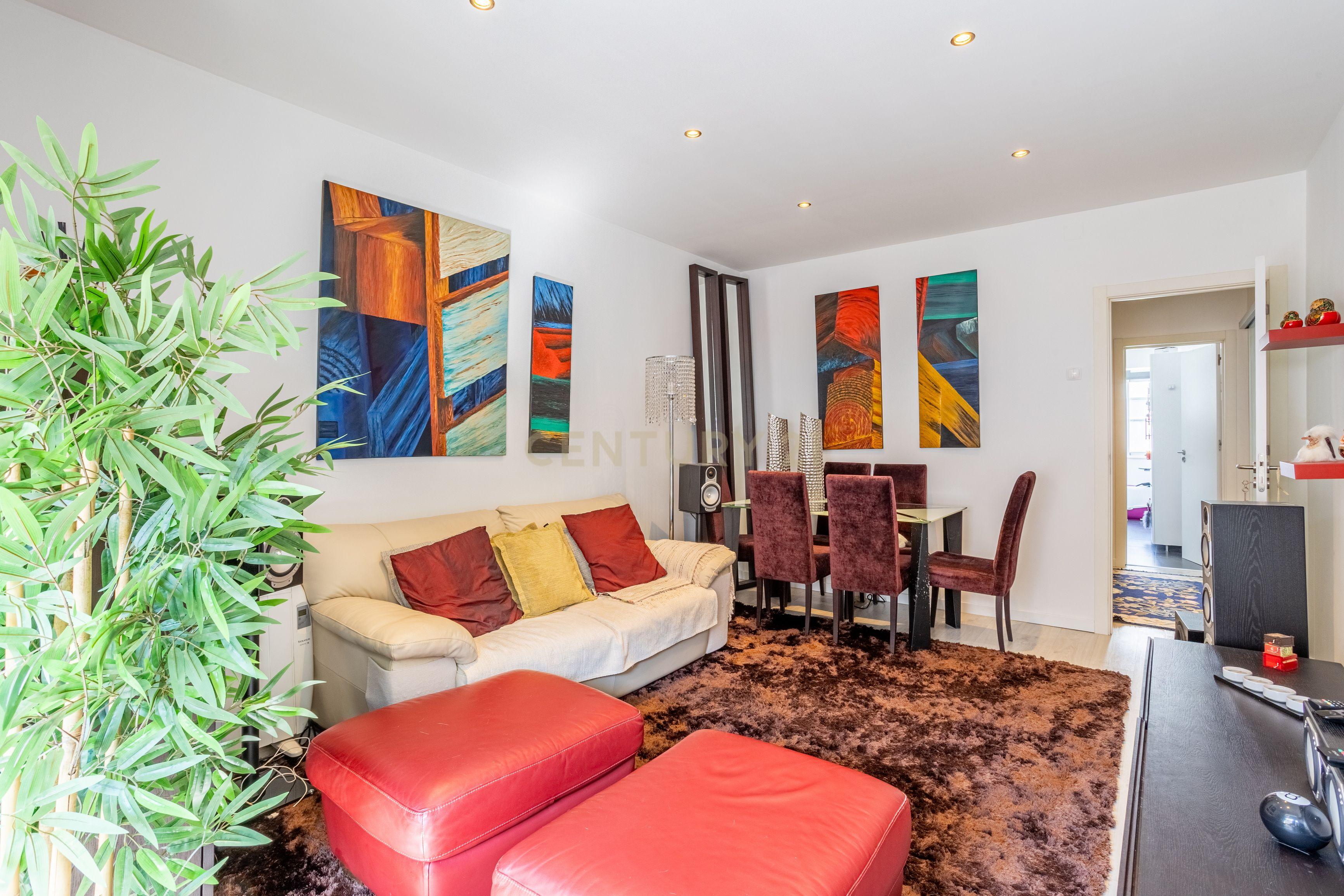 Apartamento T2 Remodelado | Excelente Localização | Odivelas