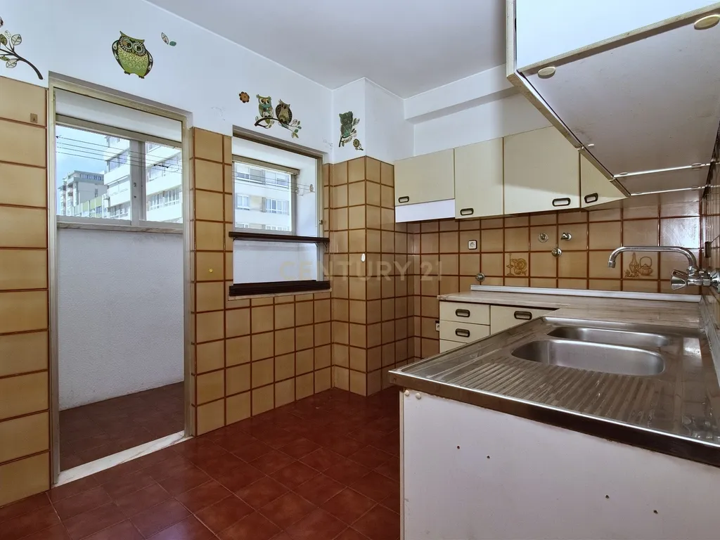 Apartamento T2 na Quinta do Marquês, Oeiras - Image 3