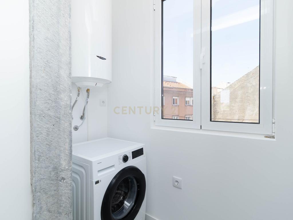 Apartamento T3  transformado em t2, totalmente remodelado -  coração de Lisboa - Image 17
